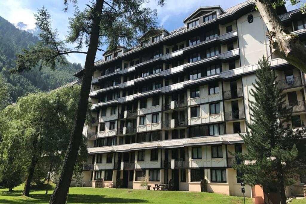 Au Coeur De Chamonix, Un Ecrin De Verdure Appartement Buitenkant foto