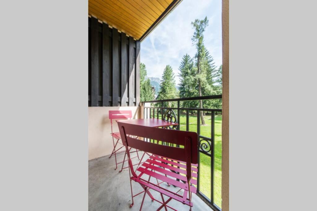 Au Coeur De Chamonix, Un Ecrin De Verdure Appartement Buitenkant foto